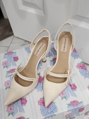 ANTONIO MELANI Ivory Pointed-Toe Slingback Heels with Bow